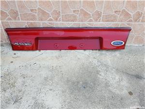 Vând ornament capotă spate Ford Mondeo 1997 Berlină