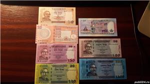 Colectionar, vand bancnote din Bangladesh