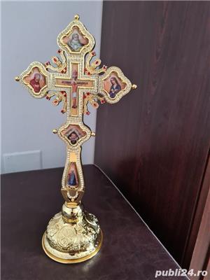 Cruce Metal cu Postament pentru Masa Altarului
