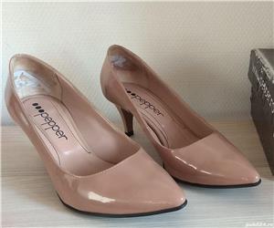 Pantofi piele lac dama bej nude marimea 38 marca Pepper