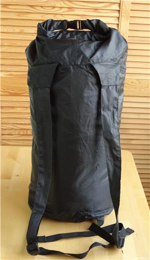   www autenticshop ro  RUCSAC COMPACT MILTEC ULTRA USOR Marime S 20 Litri Negru Impermeabil GERMANIA - imagine 4