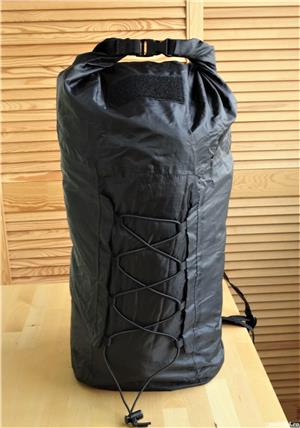   www autenticshop ro  RUCSAC COMPACT MILTEC ULTRA USOR Marime S 20 Litri Negru Impermeabil GERMANIA - imagine 3