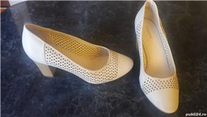 Vand pantofi, tenesi, adidasi, ghetute, marimi 36, 37!