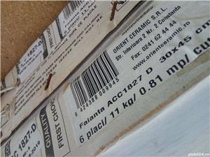 Vand faianta si gresie ramasa de la lucrari - imagine 10