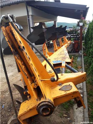 Plug reversibil Kuhn Master 120, cu 4+1=5 brazde, vopsea originala, fara suduri, stare foarte buna - imagine 2