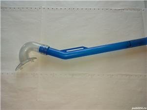 Tub de respirat sub apa albastru