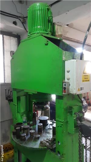 Presa hidraulica 60 t la 2400 euro sau schimb cu auto - imagine 2