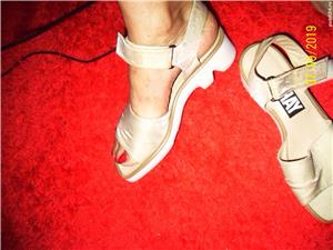 Sandale crem aurii nr 40 - imagine 2