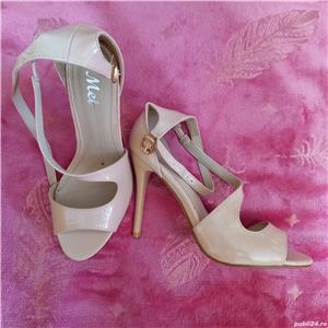Sandale cu toc nude nr 36, 50 Ron