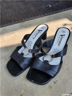 Vand papuci cu toc, din piele, masura 36