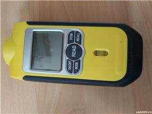 Ultrasonic distance meter