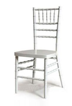 Scaune Chiavari din lemn de vanzare