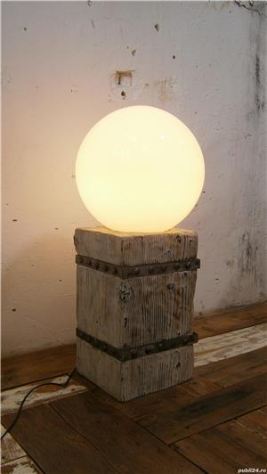 Lampadar cu picior din lemn si abajur din sticla stil industrial/Lampa