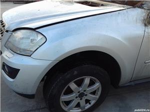 Aripa MERCEDES ML W164 stanga 2010