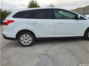 Usa Ford Focus 3 dreapta spate combi  - imagine 4