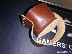 Cos catapulta nadire, piele groasa, cusaturi duble, capse metalice.