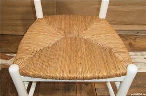 Scaune albe vechi din lemn, sezut din rachita, anii 1970 (Mid Century) - imagine 2