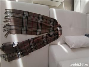 Vând fular bărbătesc, produs de calitate nou nouț. 