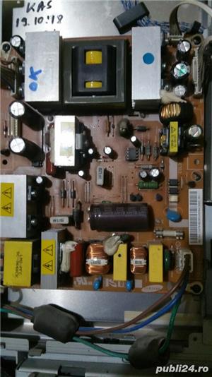 dezmembrez LCD Samsung LE32R32BX - imagine 3