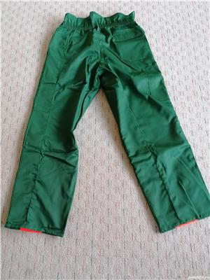 Pantaloni de protectie pentru tăietori cu drujba (motofierastrau) 