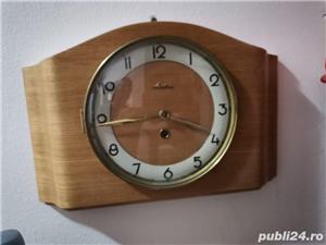 Ceas de perete mecanic