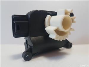 Motoraș actuator servomotoraș climă manuală VW Passat, Golf, Touran - imagine 7