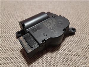 Servomotoraș, motoraș, actuator climă 5Q0907511L V70, V425, V426, V428, VW Passat B6, B7, Golf 6, 7. - imagine 4