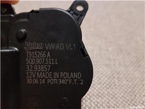 Servomotoraș, motoraș, actuator climă 5Q0907511L V70, V425, V426, V428, VW Passat B6, B7, Golf 6, 7. - imagine 2