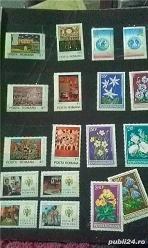 De vanzare clasor cu 179 de timbre.