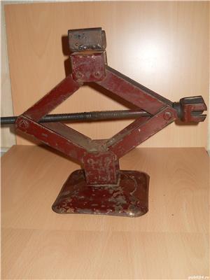 Borne Acumulator din plumb pentru 12 / 24 V si Cric Auto - imagine 6