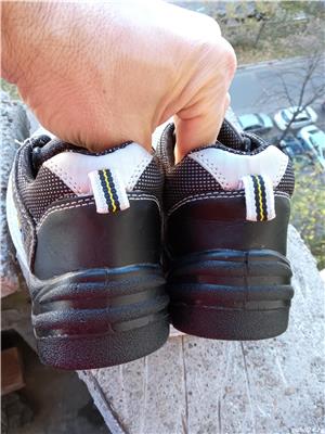 Bocanci protectie noi Lucky Line, mar 39 (24.5 cm) made in Germany. - imagine 7