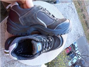 Bocanci protectie noi Lucky Line, mar 39 (24.5 cm) made in Germany. - imagine 8