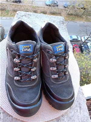 Bocanci protectie noi Lucky Line, mar 39 (24.5 cm) made in Germany. - imagine 9