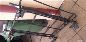 Portbagaj pentru masina este folositor pentru a pune un bagaj