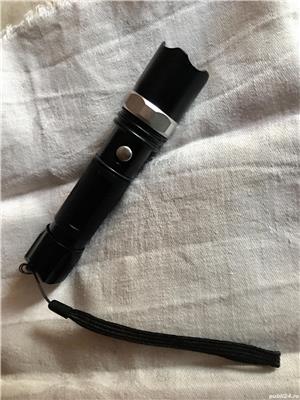 Lanternă LED cu Li-ion 18650 și 2 încărcătoare