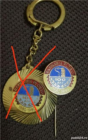 Insigna -Rafinaria Ploiesti-100 ani - imagine 2