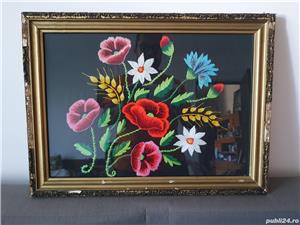 tablou goblen mare vechi cu rama motive florale flori lucrat manual