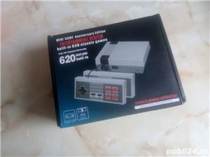Vând consolă Retro cu 620 jocuri incluse + două manete la cutie //poze