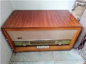 Radio veche decor cu pick up