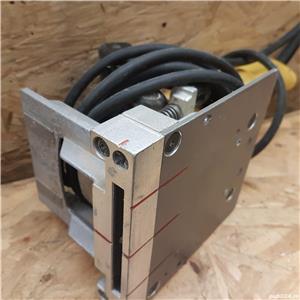 Vand DeWalt - DW682 - Freza nuturi, imbinare biscuiti, 600 W, 20 mm. - imagine 3