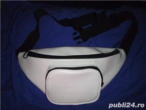 Vând borseta sport /fashion, piele ecologica, model deosebit, produs de calitate. Import.  - imagine 3