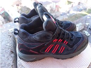 Bocanci Adidas Gore Tex, mar. 40 Fr, UK 6  (25 cm)