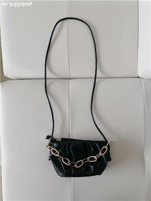 Vând poșetă fashion,  din piele ecologica,  un model deosebit,  un produs calitate.nou nouța.  - imagine 3