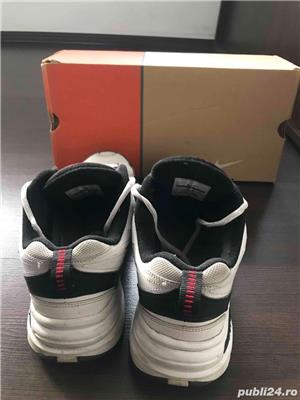 Nike Air Monarch - imagine 8