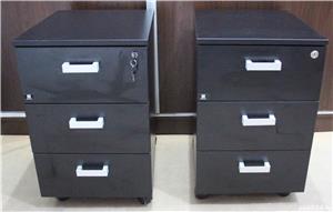 30 buc Rollbox cu 3 sertare si cheie; Dulapior de birou; Cub