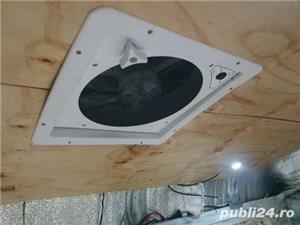 Trapa NOUA cu ventilator 12 V rulota autorulota RV 40x40 cm IN-OUT Air - imagine 7
