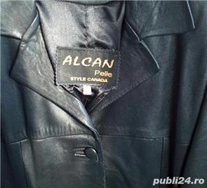 Haina din piele neagra, lunga, de dama - imagine 2