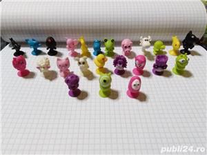 vând stikeez din diferite colecții