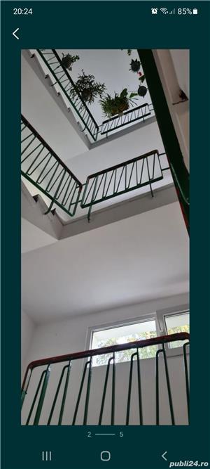 Zugravesc scari de bloc  - imagine 3