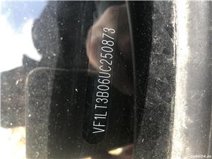 Renault Latitude  - imagine 9